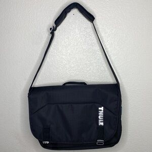 Thule Crossover Black Messenger Bag NWOT